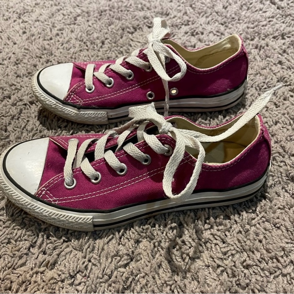 Chuck Taylor All Star Converse Sneakers Seasonal
Color Magenta Unisex Lowtop